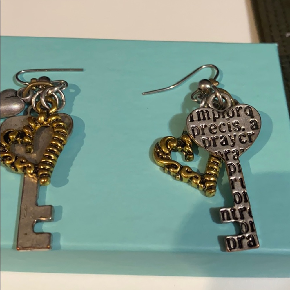Earrings - Picture 1 of 2